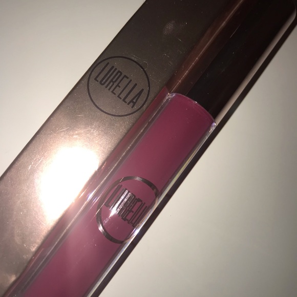 LURELLA MATTE LIQUID LIPSTICK SHADE “ROYALTY” - Picture 2 of 5